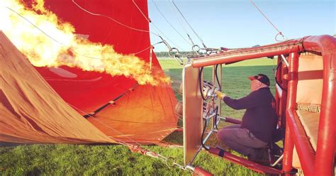 how to operate a hot air balloon