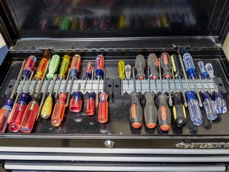 how to organize screwdrivers in toolbox