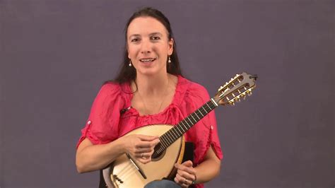 how to pick mandolin