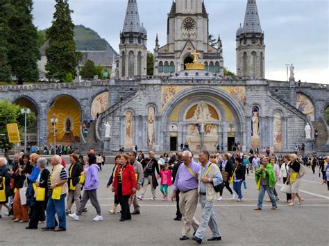 how to plan a trip to lourdes france