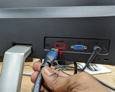 how to plug in a pc to a monitor