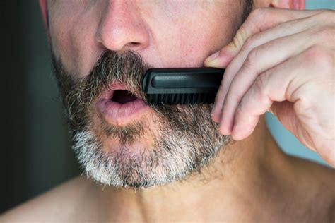How To Properly Use A Beard Brush