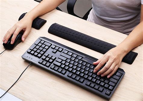 How To Properly Use Keyboard Wrist Rest