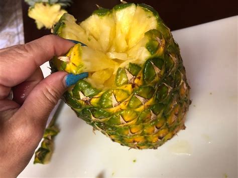 How To Pull Pineapple Apart