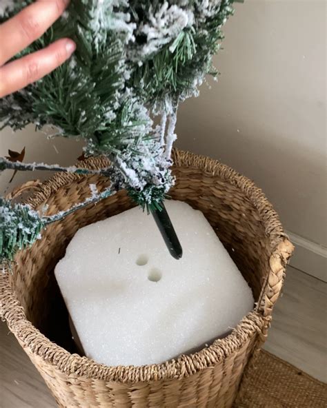 How To Put Artificial Tree In Basket