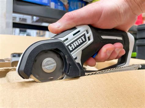 How To Put Blade In Hart Box Cutter