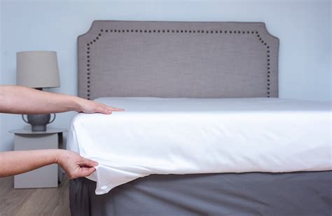 How To Put On A Flat Bed Sheet