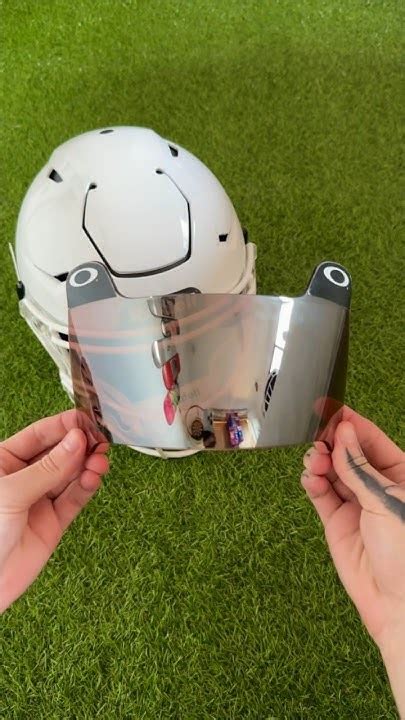 How To Put On A Oakley Visor On A Speedflex