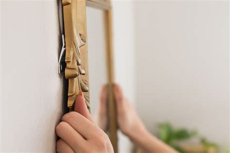 How To Quickly Hang A Mirror