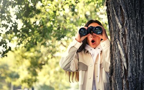 how to react when he is seeing someone else psychology