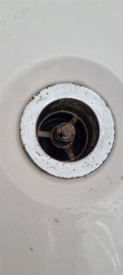 How To Remove A Plug Hole From A Bath