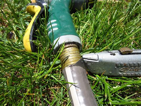 how to remove a stuck garden hose