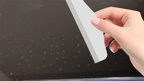 How To Remove Bubbles From Edge Of Screen Protector