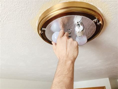 How To Remove Ceiling Lamp