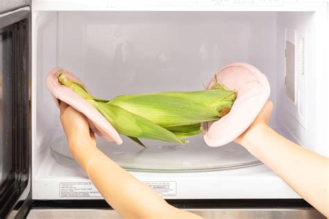 How To Remove Corn Husk In Microwave