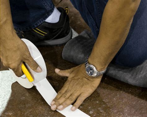 Duck Brand Indoor Heavy Traffic DoubleSided Carpet Tape