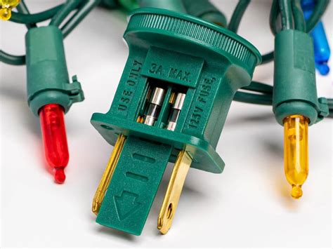 How To Remove Fuse From Christmas Light String