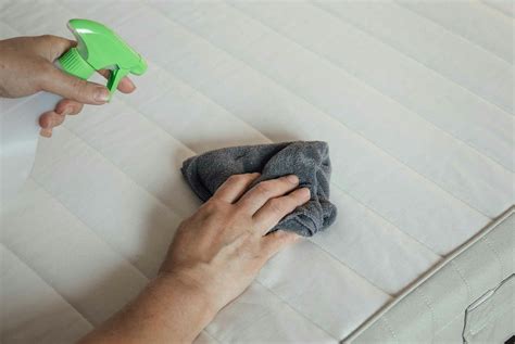 How To Remove Grease Stains From Bed Sheets