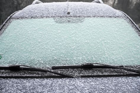 How To Remove Icy Windshield