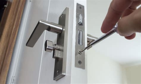 how to remove lock from bathroom door