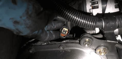 How To Remove Oxygen Sensor Clip