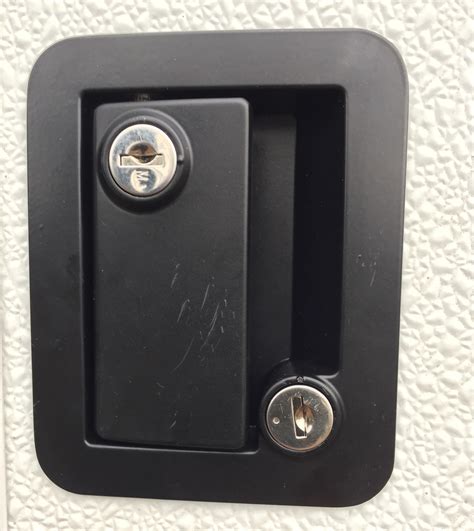 how to remove rv door lock