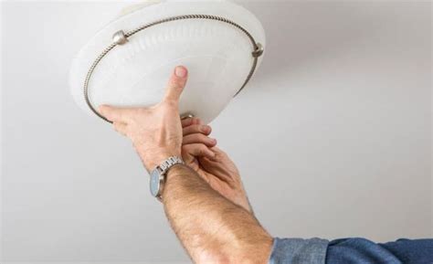 How To Remove Square Ceiling Light Fixture Without Screws