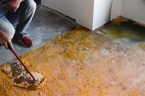 How To Remove Varnish From Tile Floor