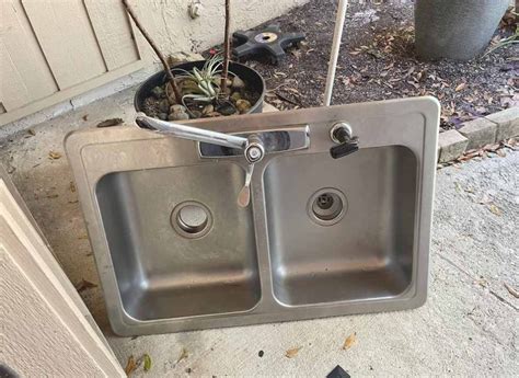 How To Replace A Kitchen Sink Unit