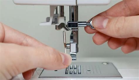 How To Replace A Needle In Sewing Machine