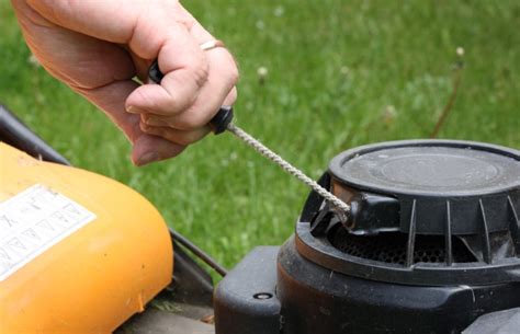 How To Replace A Pull Cord On A Lawn Mower