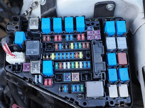 How To Replace Fuse In Car Fuse Box