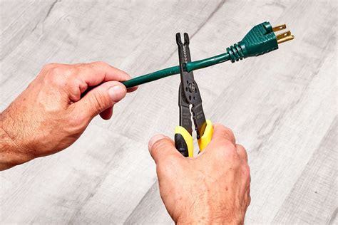 How To Replace Plug On Lamp Cord