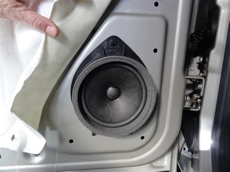 how to replace speakers in 2006 silverado