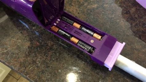 how to replace swiffer batteries