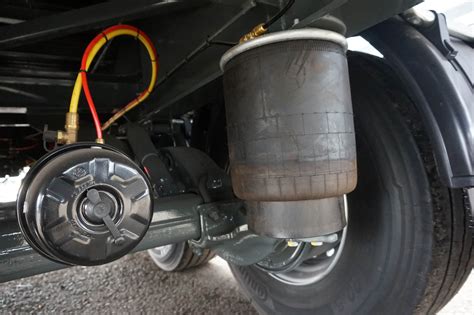 How To Replace Trailer Air Bag