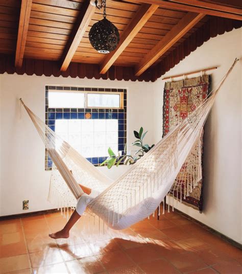 20+ Best Indoor Hammock Ideas For Comfortable Living Room Design