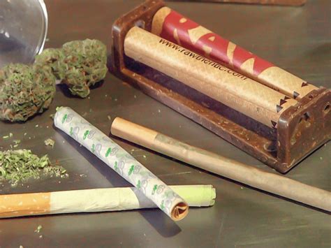How to roll a joint Stepbystep guide to rolling up weed Leafly
