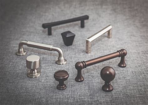 How To Select Cabinet Knobs And Pulls
