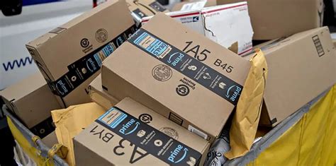 How To Send An Amazon Package To Someone Else