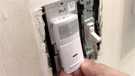 how to set a leviton light switch timer