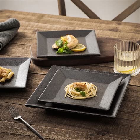 How To Set A Table With Square Plates