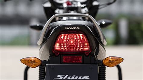 How To Shine Tail Lights