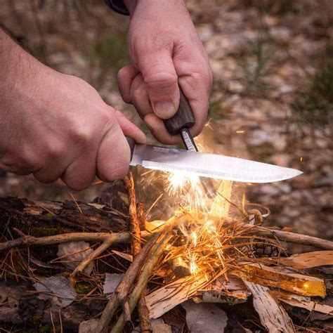 How To Start A Fire With A Knife