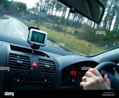 How To Stick Sat Nav To Windscreen
