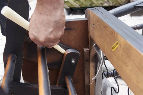 How To Stop A Glider From Squeaking