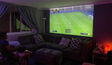 How To Stream Video To Projector