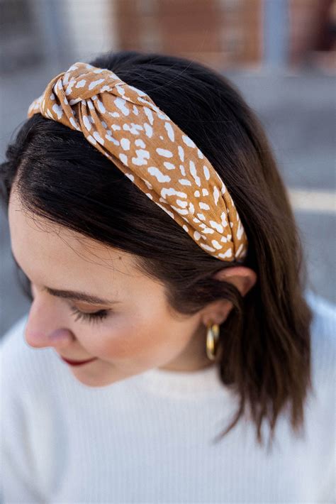  79 Stylish And Chic How To Style Headband With Short Hair For Short Hair