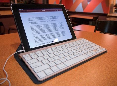 how to switch to external keyboard on ipad