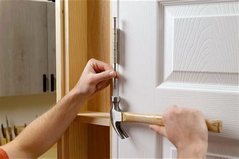How To Take A Bedroom Door Off The Hinges